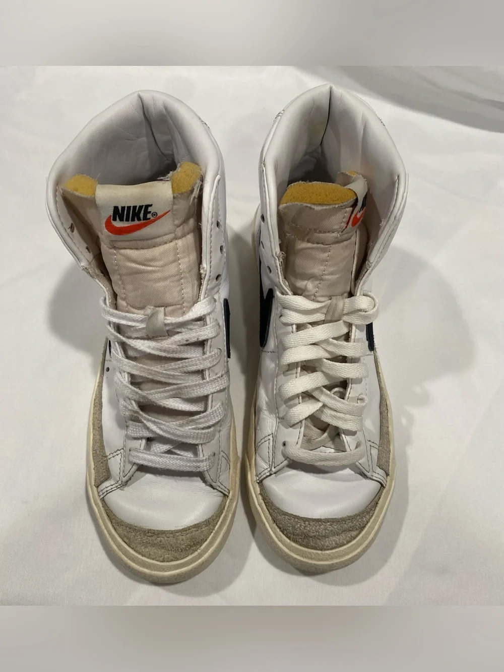Nike Women’s Blazer Mid ’77 White Size 7.5m 9W– Leather Black Swoosh CZ-1055-100